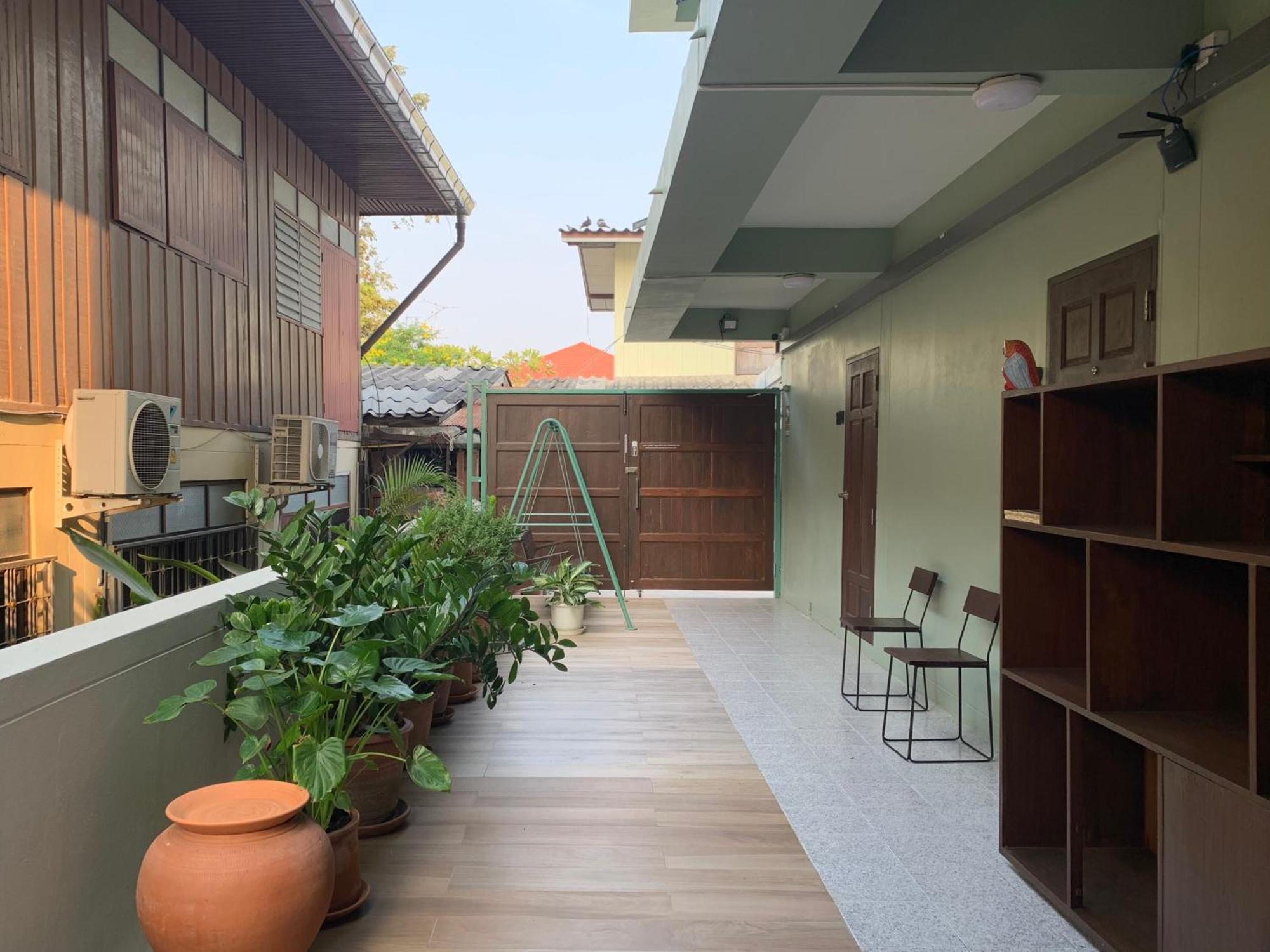 Self Check-In Apartment By Baiput Hometel Ayutthaya Bagian luar foto