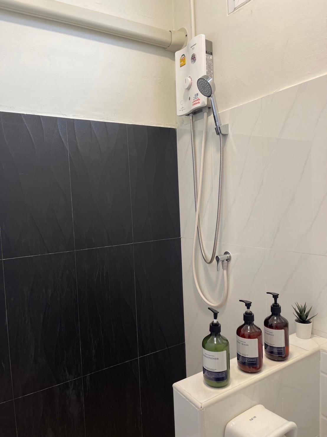 Self Check-In Apartment By Baiput Hometel Ayutthaya Bagian luar foto